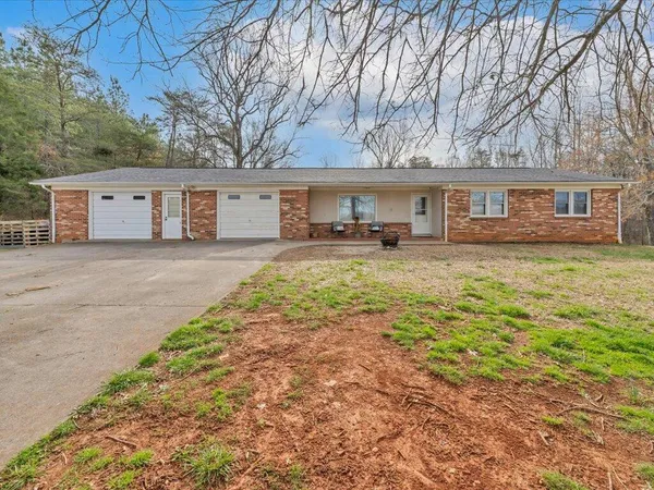 $199,000 | 1136 South County Line Road, Patrick Springs, VA 24133