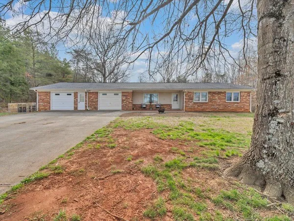 $199,000 | 1136 South County Line Road, Patrick Springs, VA 24133