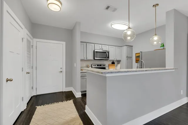 $260,000 | 934 Governors Court, Unit 208, Nashville, TN 37211