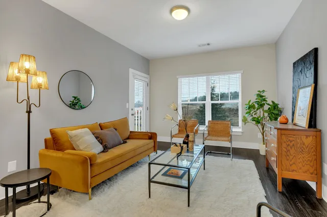 $260,000 | 934 Governors Court, Unit 208, Nashville, TN 37211