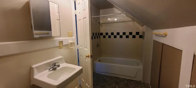 $1,025 | 318 Powell Drive, Unit 2, Raleigh, NC 27606