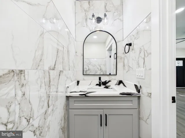 $695,000 | 18 West McCabe Street, Selbyville, DE 19975