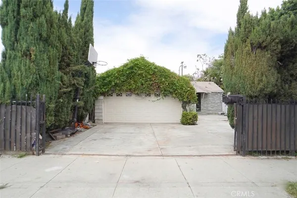 $595,000 | 815 West 134th Street, Compton, CA 90222