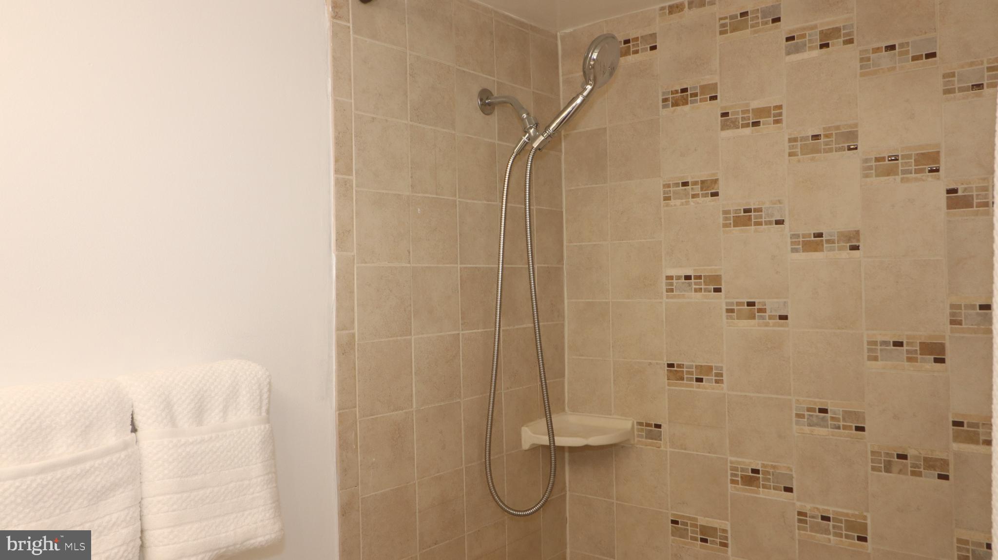 10564 Twin Rivers Road, Unit D1 Columbia, MD 21044 - Photo 6 of 10 Bathroom