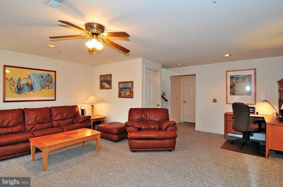 7382 Maury Road Baltimore, MD 21244 - Photo 11 of 23 Family Room