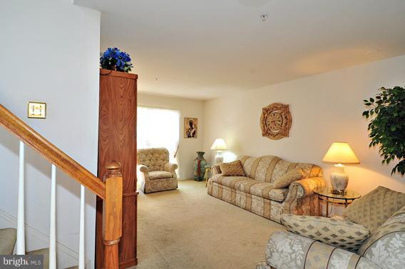 7382 Maury Road Baltimore, MD 21244 - Photo 8 of 23 Living Room
