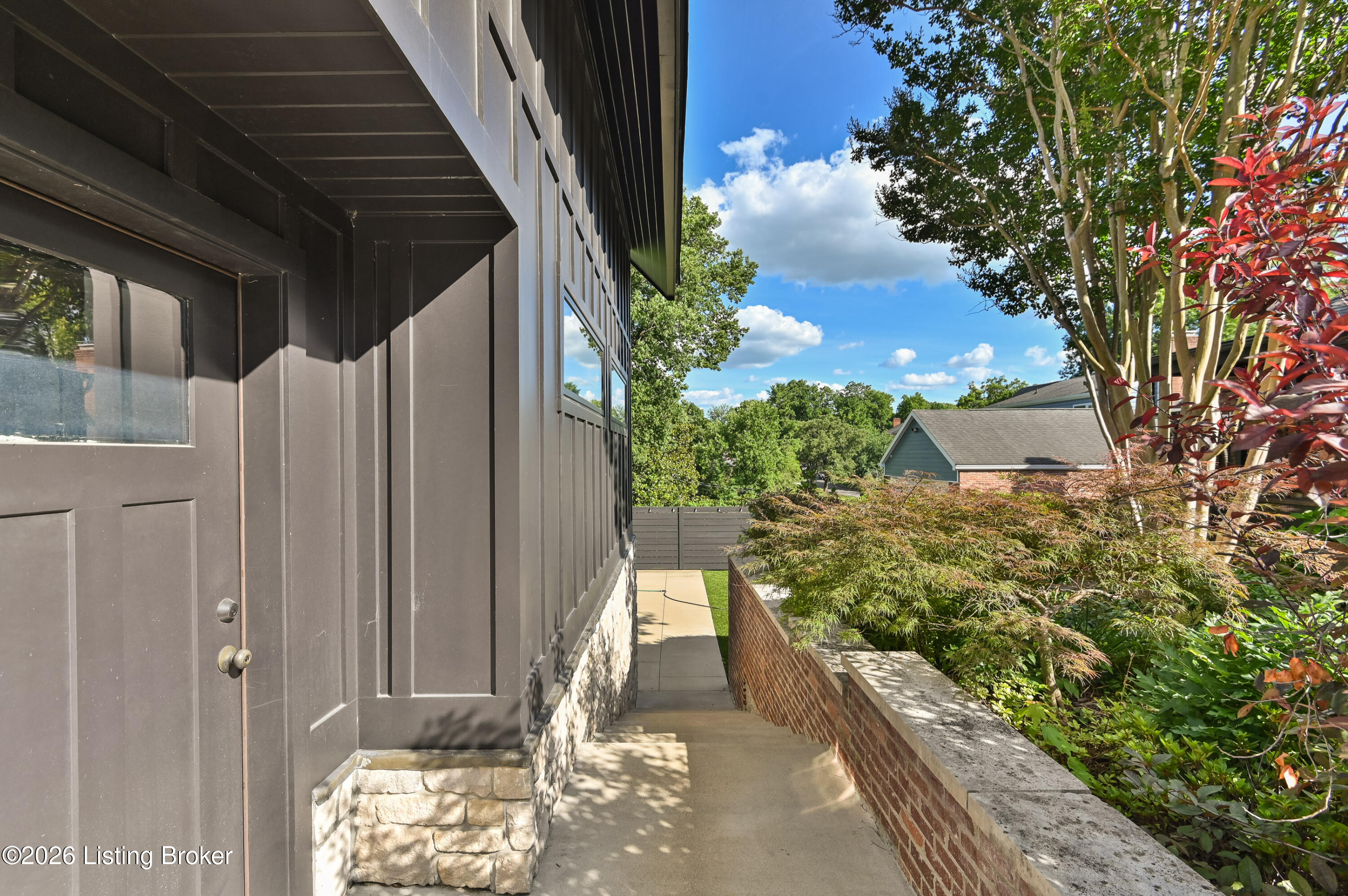 609 Briar Hill Road Louisville, KY 40206 - Photo 76 of 82 106 20260619-0667
