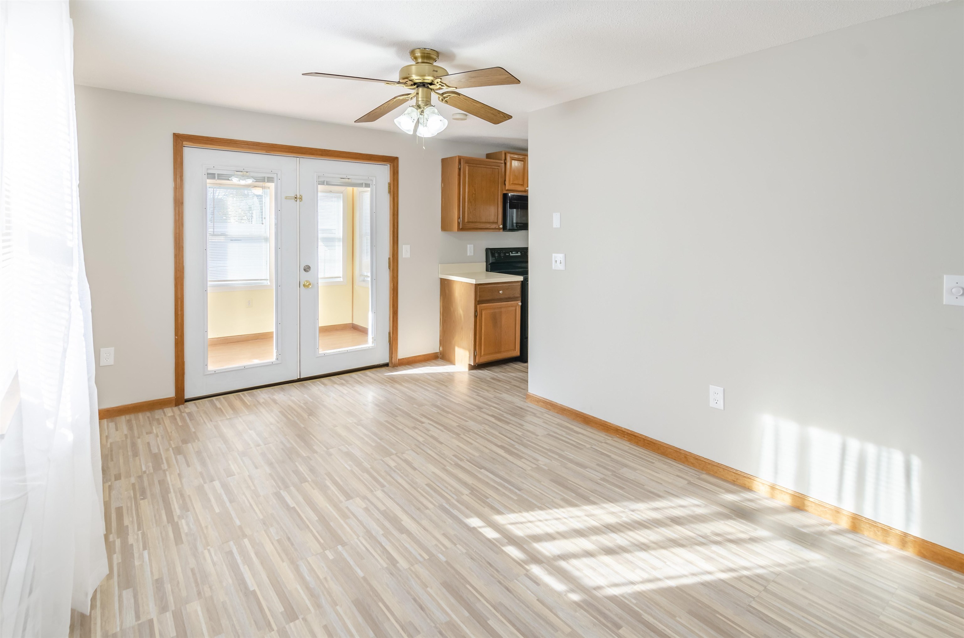 13 L Phillip Road Derry, NH 03038 - Photo 15 of 40