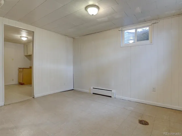 an empty room with a empty space