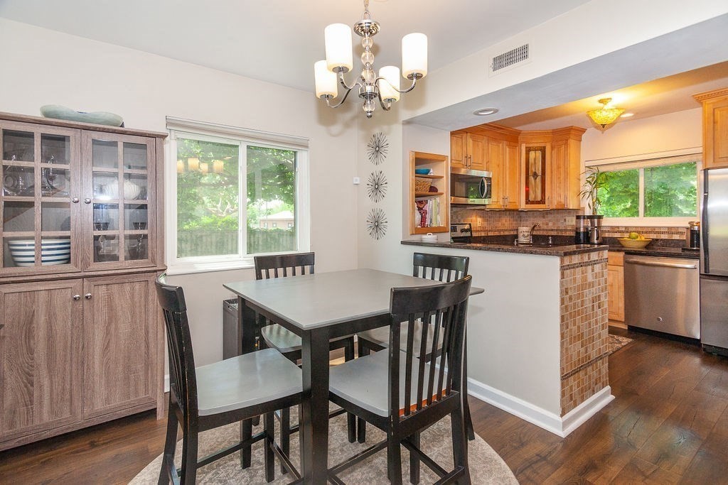 129 Governor Winthrop Road, Unit 1A Somerville, MA 02145 - Photo 6 of 27
