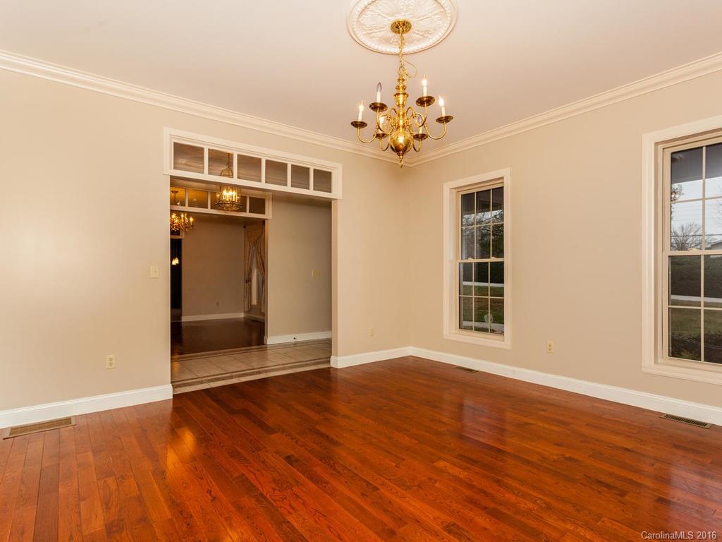 3057 Pace Road Hendersonville, NC 28792 - Photo 3 of 24