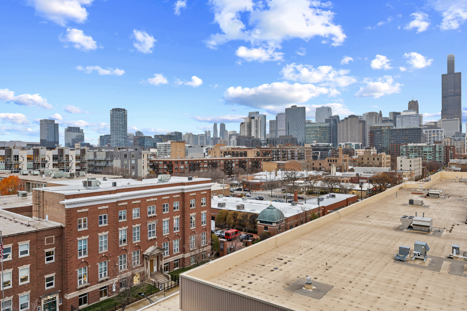 305 South Racine Avenue, Unit PHD Chicago, IL 60607 - Photo 32 of 41 a view of a city