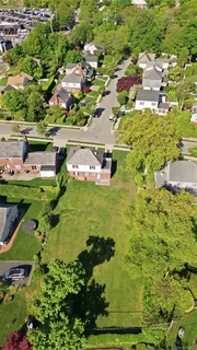 $975,000 | 5 Franklin Court West, Garden City, NY 11530