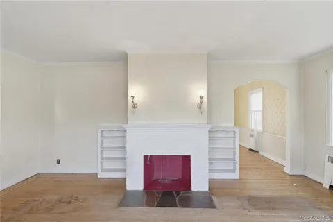 $975,000 | 5 Franklin Court West, Garden City, NY 11530