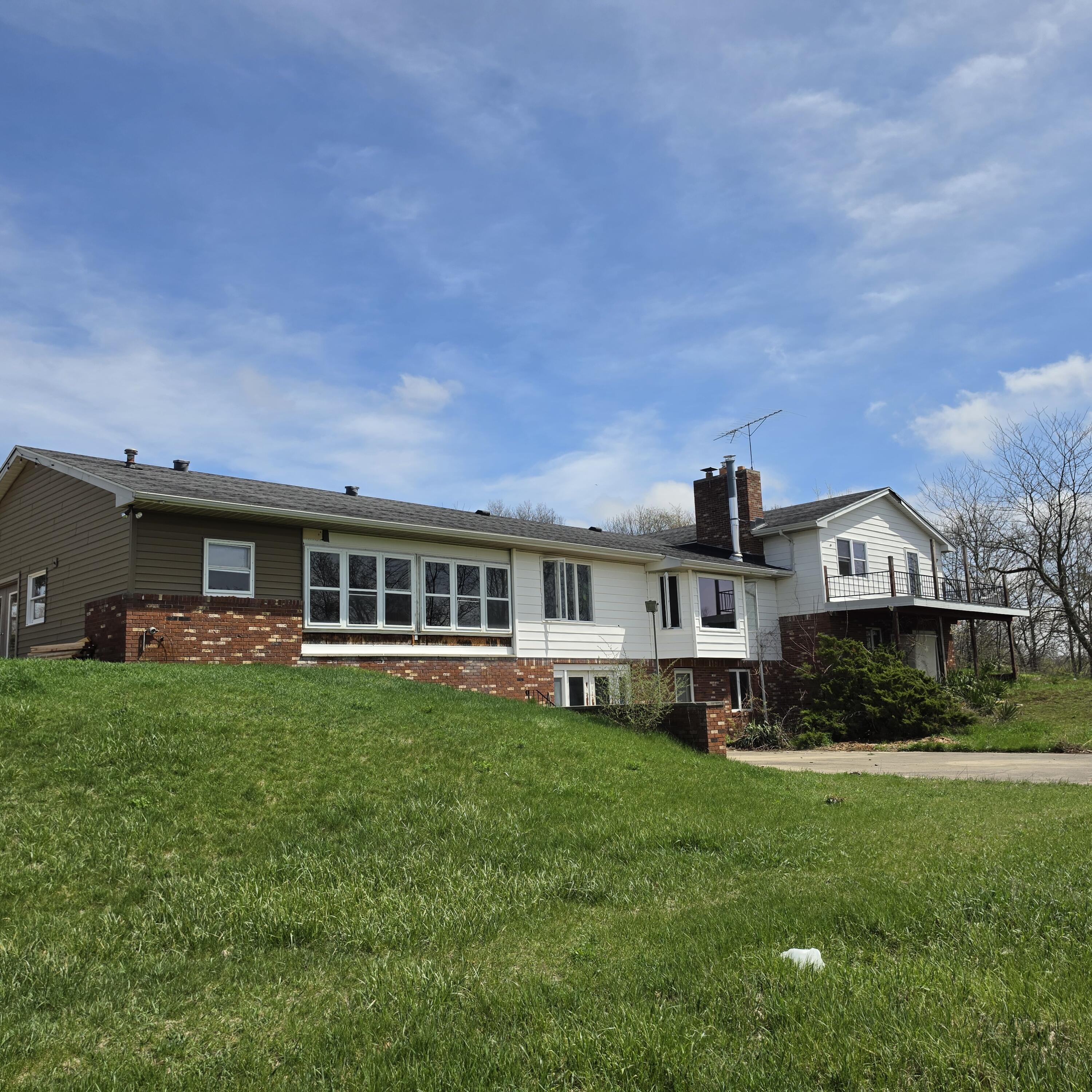 10650 Lawrence Road Brooklyn, MI 49230 - Photo 2 of 31 Back