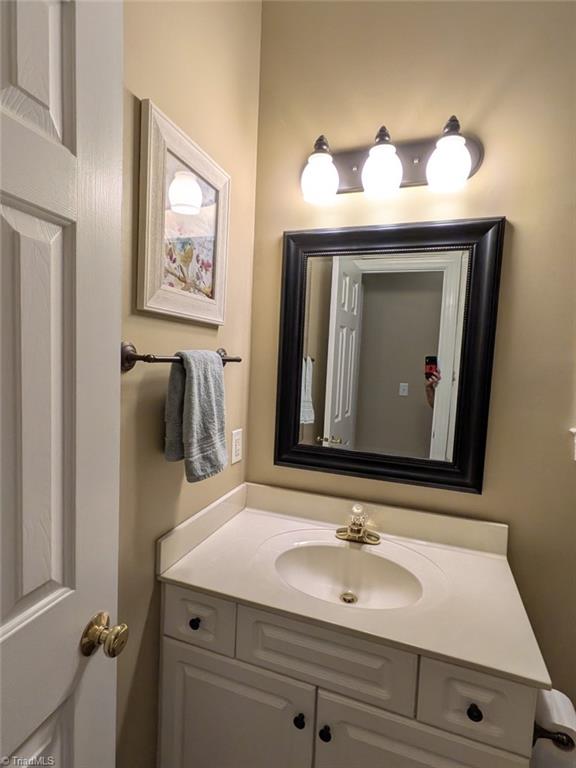 1702 Lakeland Point High Point, NC 27265 - Photo 37 of 50