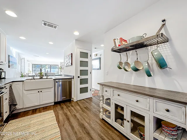 $4,700 | 2009 Seminole Road, Atlantic Beach, FL 32233