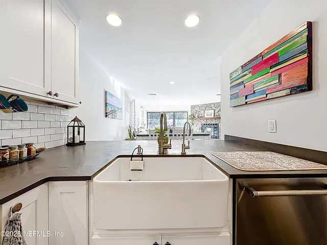 $4,700 | 2009 Seminole Road, Atlantic Beach, FL 32233