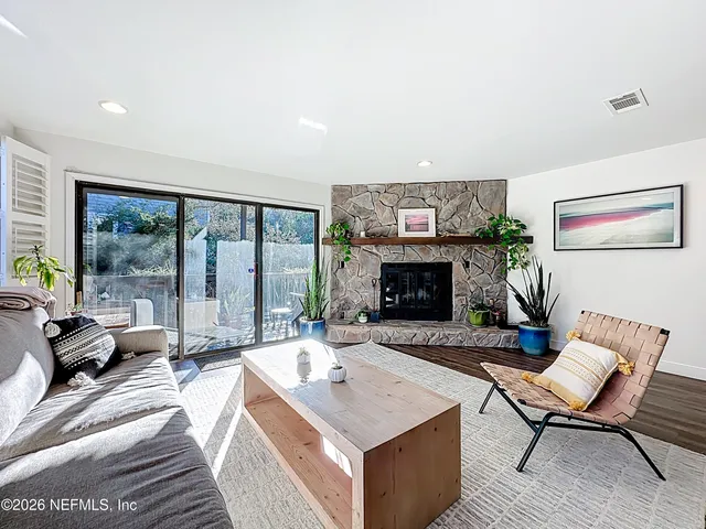 $4,700 | 2009 Seminole Road, Atlantic Beach, FL 32233