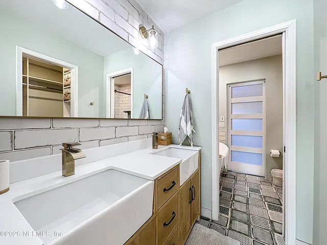 $4,700 | 2009 Seminole Road, Atlantic Beach, FL 32233