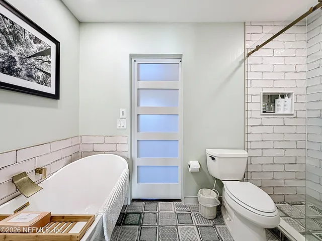 $4,700 | 2009 Seminole Road, Atlantic Beach, FL 32233