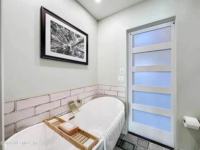 $4,700 | 2009 Seminole Road, Atlantic Beach, FL 32233