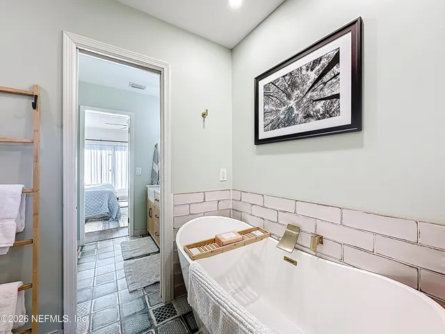 $4,700 | 2009 Seminole Road, Atlantic Beach, FL 32233