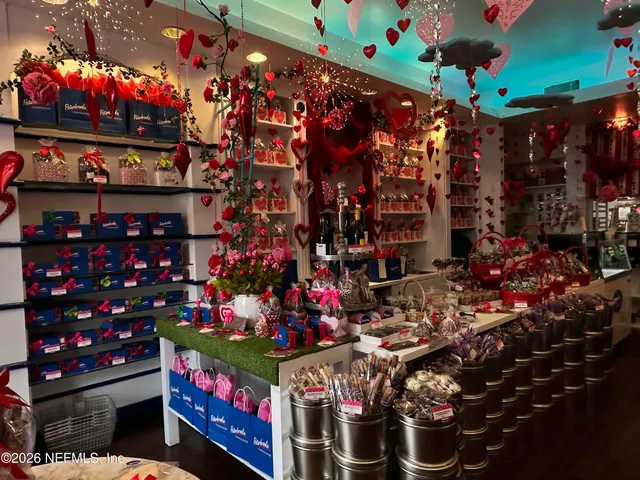 $4,700 | 2009 Seminole Road, Atlantic Beach, FL 32233