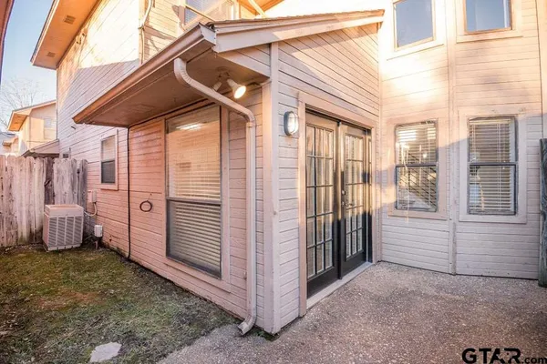 $1,650 | 5911 Hollytree Drive, Tyler, TX 75703