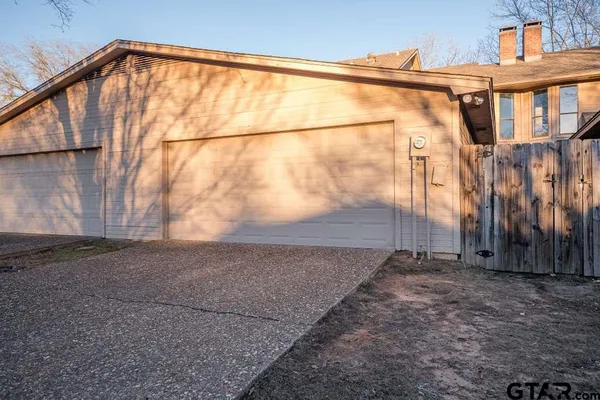 $1,650 | 5911 Hollytree Drive, Tyler, TX 75703