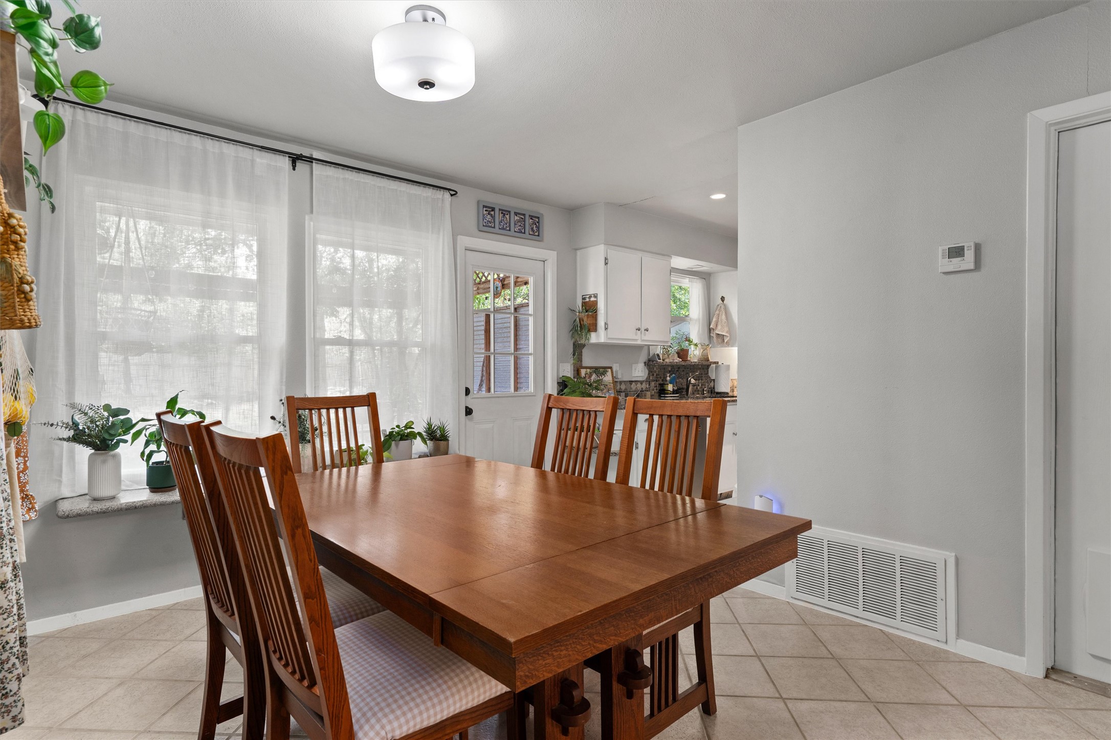 3303 Plantation Road Austin, TX 78745 - Photo 10 of 33 Gallery Image 10