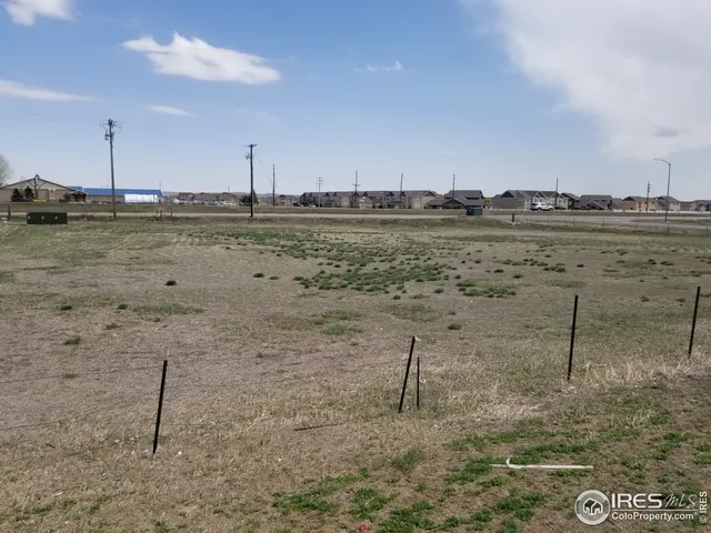 a view of a dry field