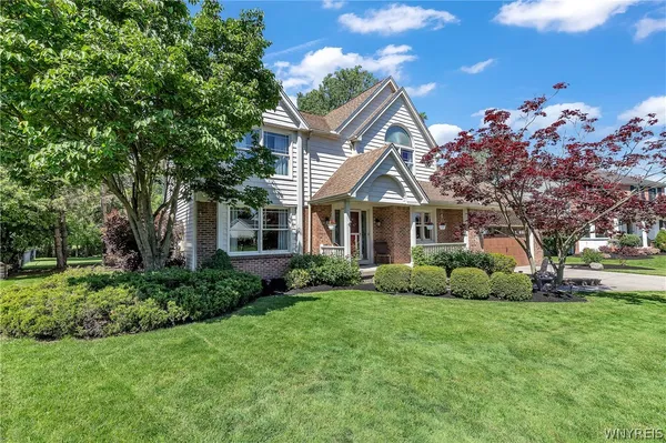 $585,000 | 5611 Kippen Drive, Clarence, NY 14051