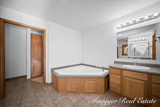 $969,500 | 1736 Parker Drive, Wayland, MI 49348