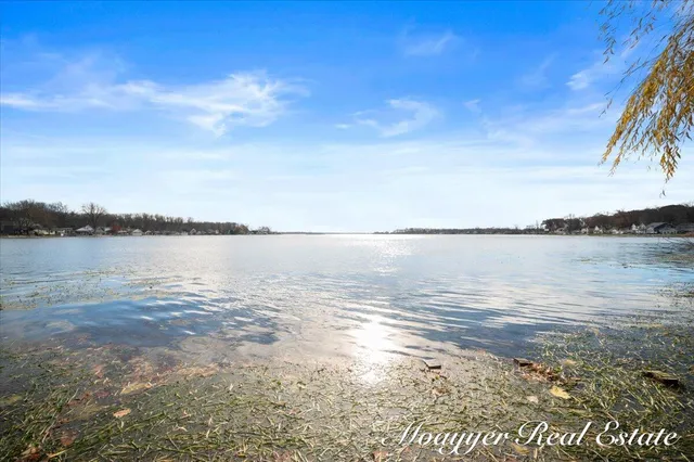 $969,500 | 1736 Parker Drive, Wayland, MI 49348