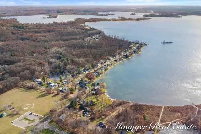 $969,500 | 1736 Parker Drive, Wayland, MI 49348