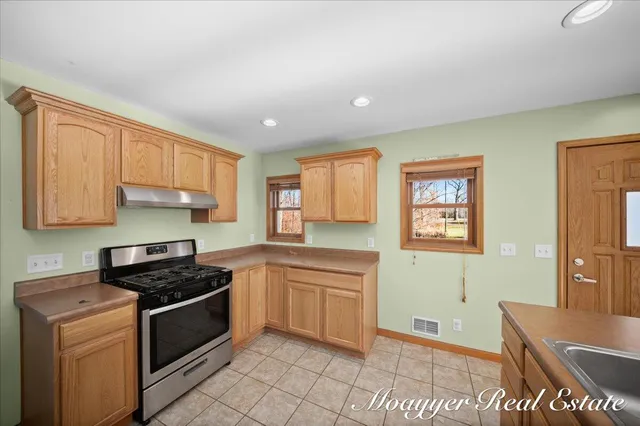 $969,500 | 1736 Parker Drive, Wayland, MI 49348