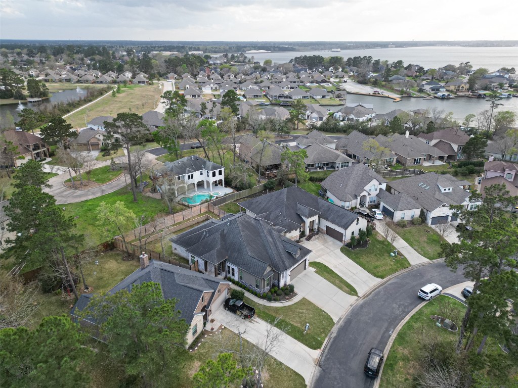 12379 Pebble View Drive Conroe, TX 77304 - Photo 49 of 49 an aerial view of a house with a outdoor space