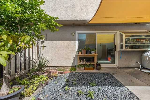 a view of a entryway front of house