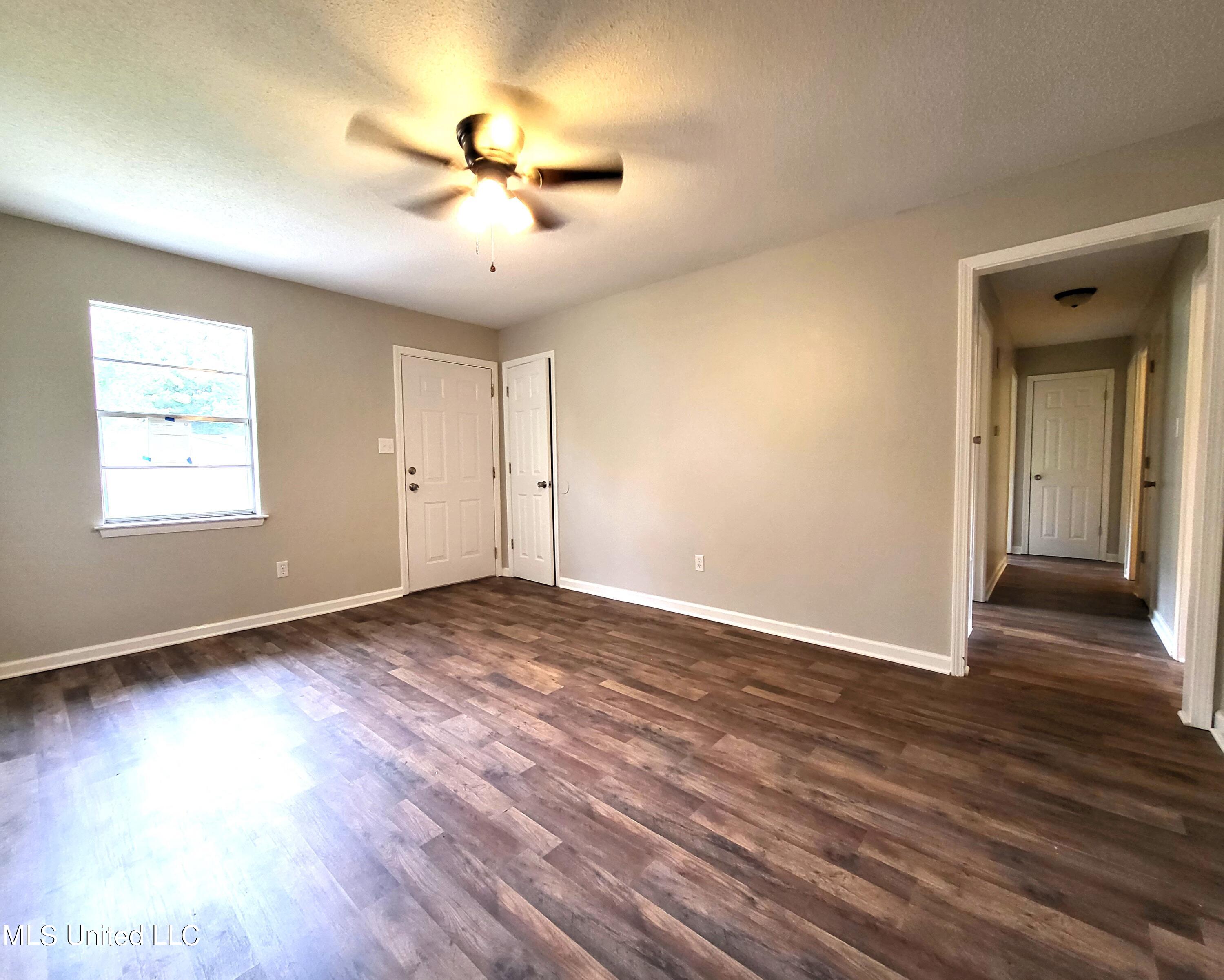 1413 Timber Lane Road Gautier, MS 39553 - Photo 3 of 21 20220824_091513