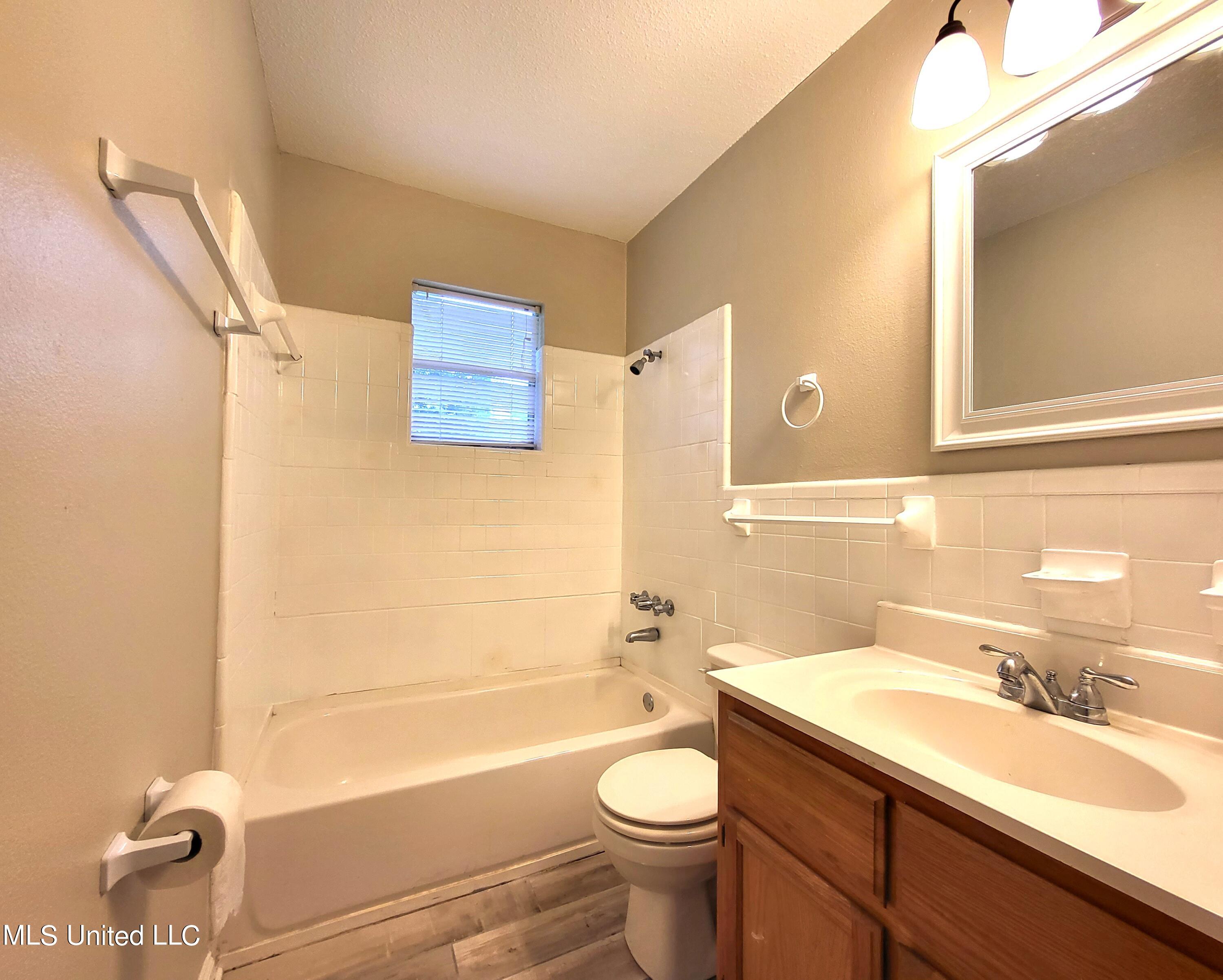 1413 Timber Lane Road Gautier, MS 39553 - Photo 10 of 21 20220824_091822