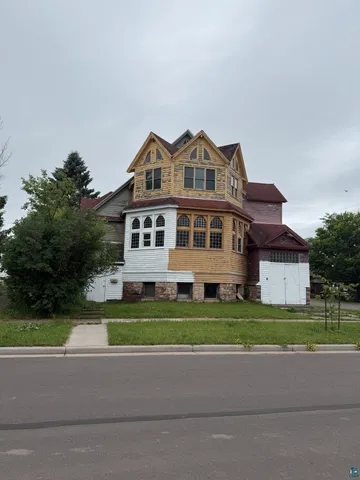 $59,900 | 801 4th Avenue West, Ashland, WI 54806