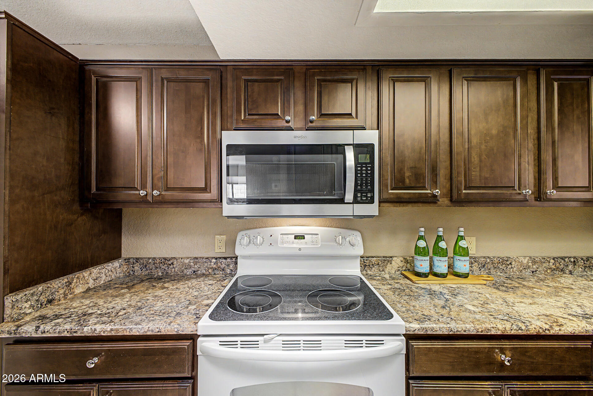 463 South Olmo Circle Apache Junction, AZ 85120 - Photo 5 of 22