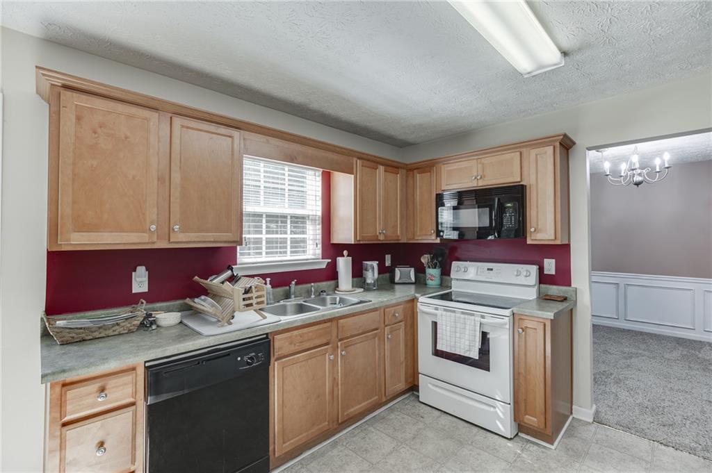 1534 Cardinal Lane Winder, GA 30680 - Photo 13 of 43