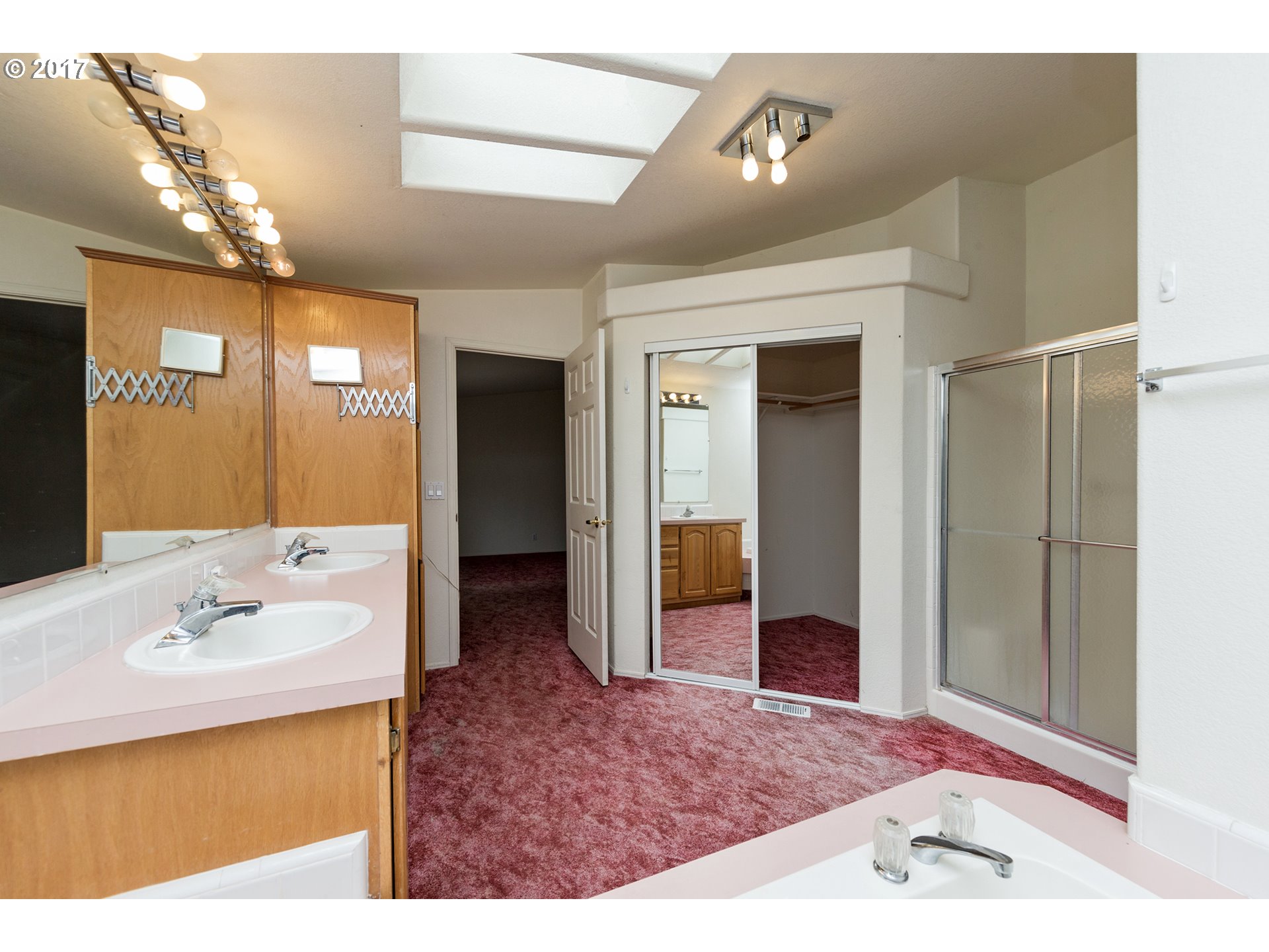 13186 Murray Road Northeast Aurora, OR 97002 - Photo 7 of 19 Attached Bathroom