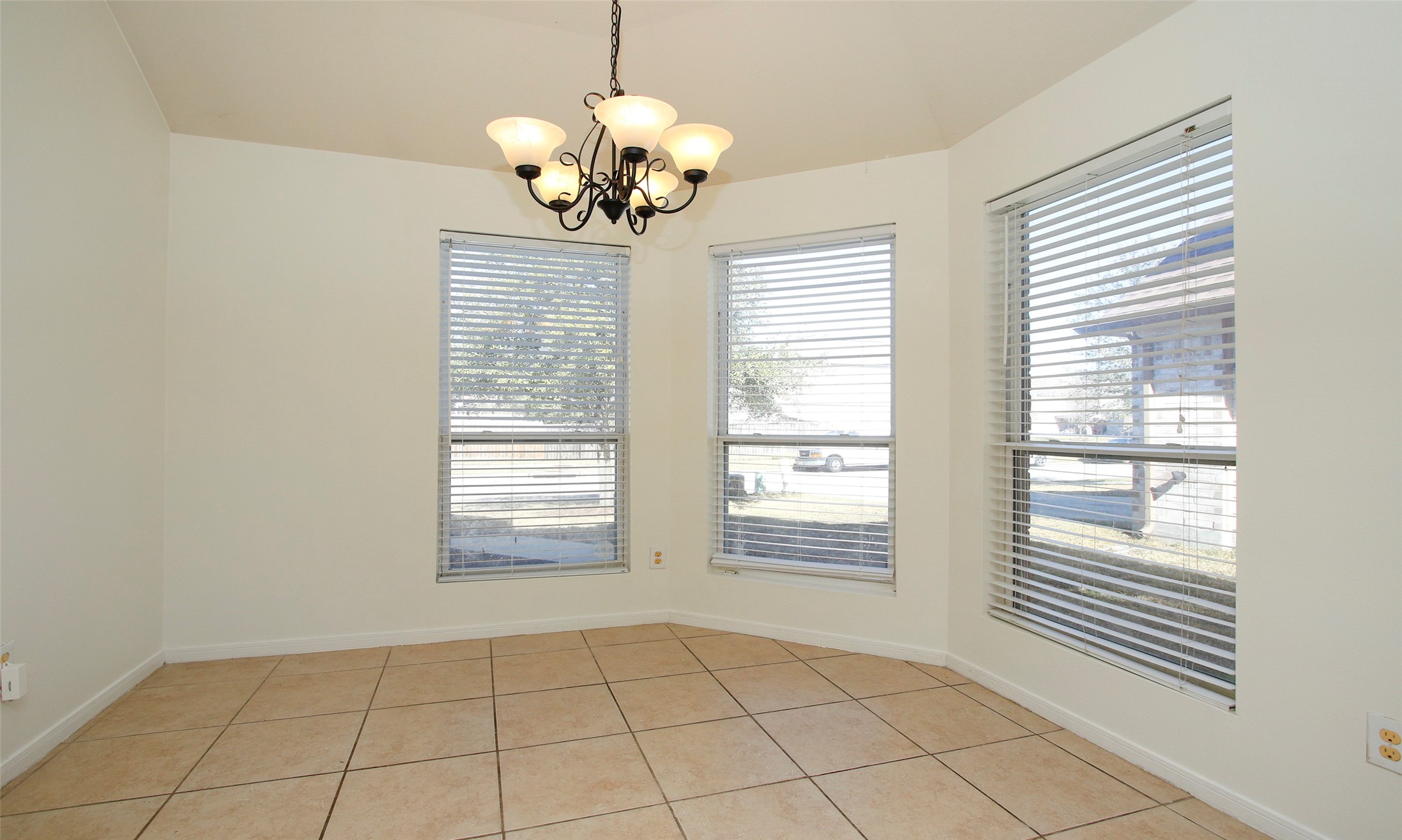 9812 Expedition Trail Conroe, TX 77385 - Photo 20 of 37 a view of an empty room with a window