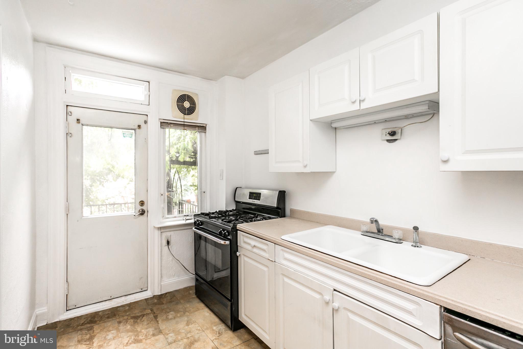 3614 Kimble Road Baltimore, MD 21218 - Photo 11 of 34