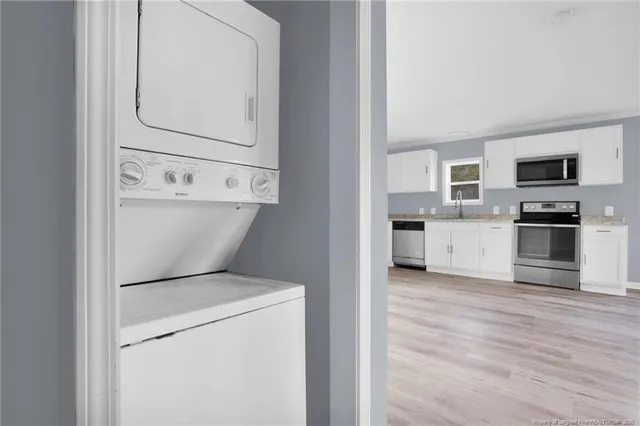 a view of kitchen with washer and dryer