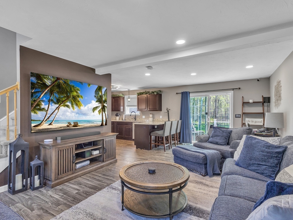 325 Brookside Drive Gardner, MA 01440 - Photo 4 of 28