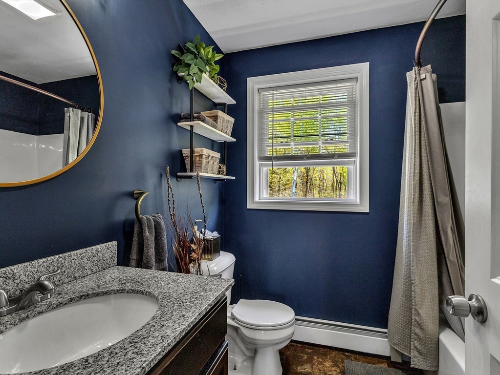 325 Brookside Drive Gardner, MA 01440 - Photo 8 of 28